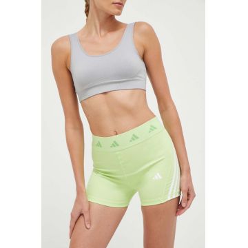 adidas Performance pantaloni scurți de antrenament Techfit Hyperglam culoarea verde, cu imprimeu, medium waist