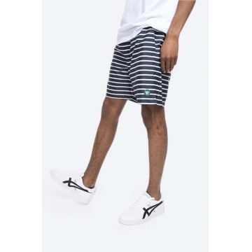 Wood Wood pantaloni scurți de baie Roy bărbați, culoarea bleumarin 10005200.1162-NAVY/OF Wood Wood pantaloni scurți de baie Roy bărbați, culoarea bleumarin 10005200.1162-NAVY/OF