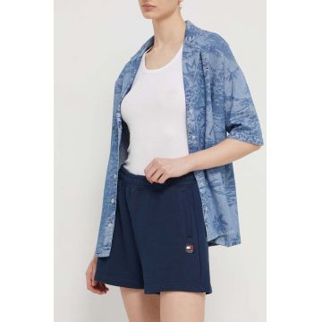Tommy Jeans pantaloni scurți din bumbac culoarea bleumarin, uni, high waist DW0DW17772