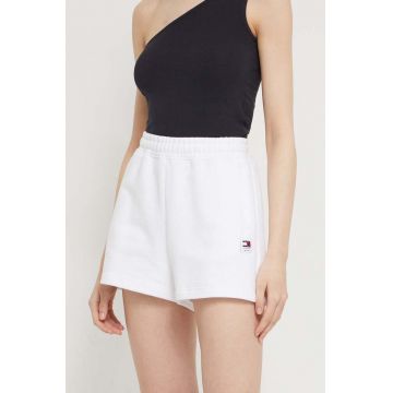 Tommy Jeans pantaloni scurți din bumbac culoarea alb, uni, high waist DW0DW17772