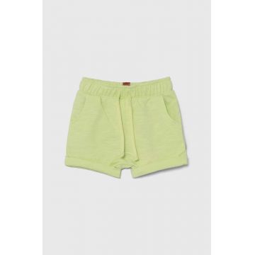 United Colors of Benetton pantaloni scurți din bumbac pentru bebeluși culoarea verde, neted, talie reglabila