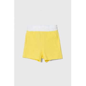 United Colors of Benetton pantaloni scurți din bumbac pentru copii culoarea galben, talie reglabila