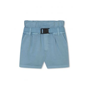 Pantaloni scurti cu o curea detasabila