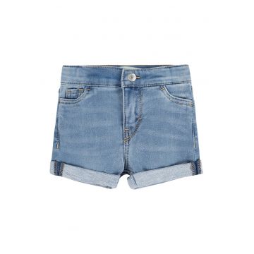Pantaloni scurti de denim cu terminatie rasucita Pantaloni scurti de denim cu terminatie rasucita