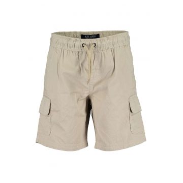 Pantaloni scurti cu snur si buzunare cu clapa Pantaloni scurti cu snur si buzunare cu clapa