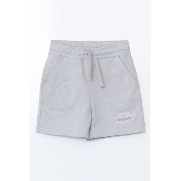 Pantaloni scurti cu buzunare laterale si snur