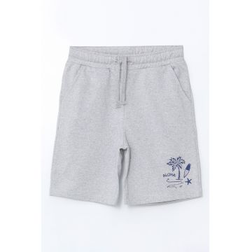 Pantaloni scurti cu buzunare si snur