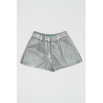 Pantaloni scurti cu croiala ampla si aspect metalizat