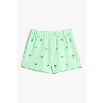 Pantaloni scurti cu detalii tropicale cu broderie