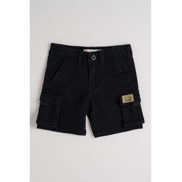 Pantaloni scurti cu buzunare