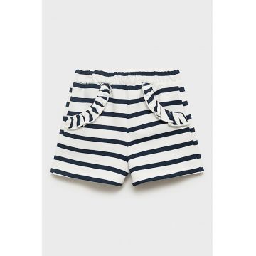 Pantaloni scurti cu buzunare laterale si imprimeu