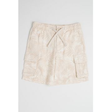 Pantaloni scurti cu imprimeu floral si buzunare laterale