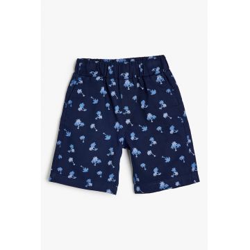 Pantaloni scurti cu model si banda elastica in talie