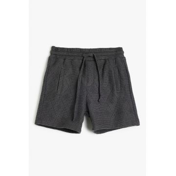 Pantaloni scurti cu snur de ajustare in talie