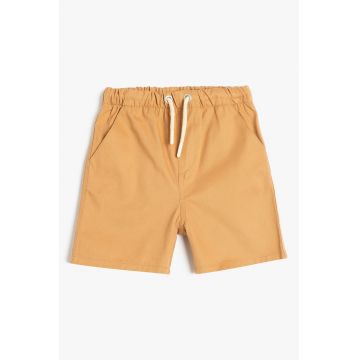 Pantaloni scurti cu snur si buzunare oblice