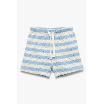 Pantaloni scurti cu snur si model in dungi