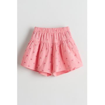 Pantaloni scurti evazati cu model floral