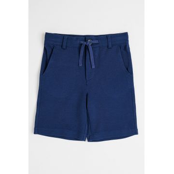 Pantaloni scurti texturati cu talie ajustabila