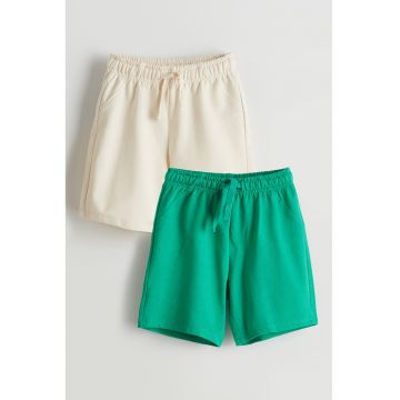 Set de pantaloni scurti cu model uni si snur de ajustare - 2 perechi