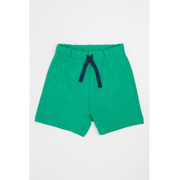 Pantaloni scurti cu buzunar aplicat pe partea din spate