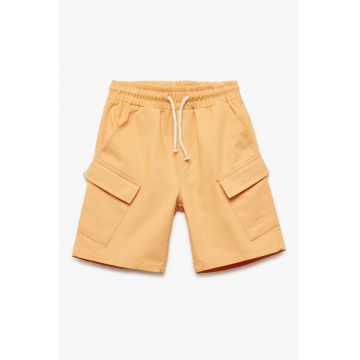 Pantaloni scurti cu buzunare aplicate