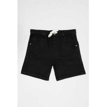 Pantaloni scurti cu model uni si snur in talie