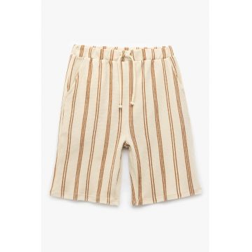 Pantaloni scurti cu snur de ajustare si buzunare laterale