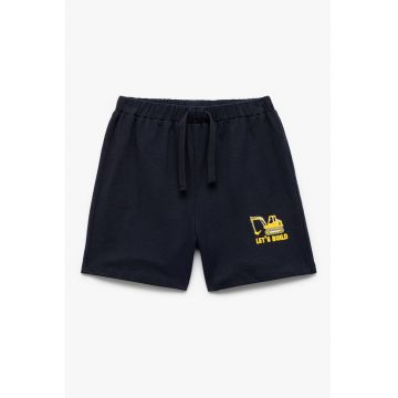 Pantaloni scurti cu snur in talie si imprimeu