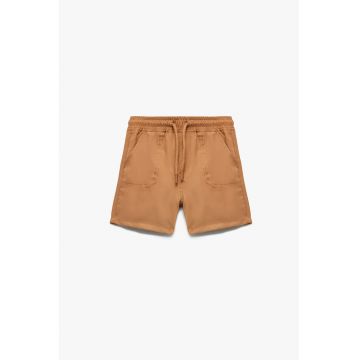 Pantaloni scurti cu talie elastica si snur