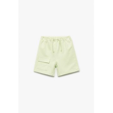 Pantaloni scurti de bumbac cu buzunar cu clapa
