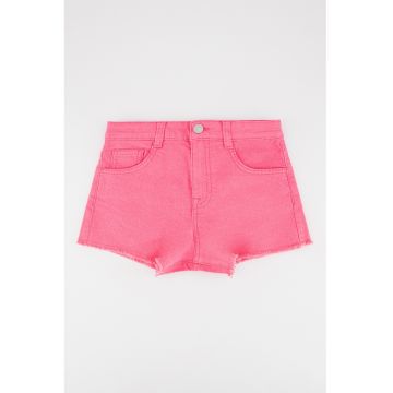 Pantaloni scurti din denim cu terminatii nefinisate