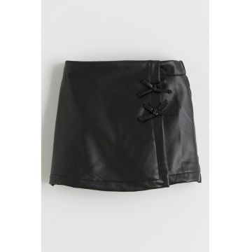 Fusta-pantalon mini de piele sintetica cu funda