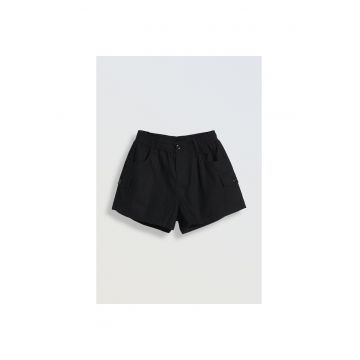 Pantaloni scurti cu nasture