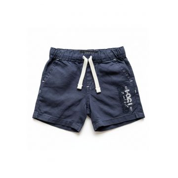 Pantaloni scurti cu talie ajustabila -