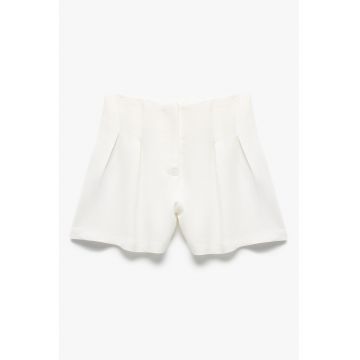 Pantaloni scurti plisati cu model uni - Alb