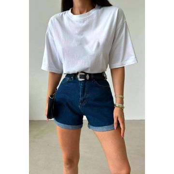 Pantaloni scurti de blugi Mika, cu manseta, croiala mom slimfit si buzunare practice, Albastru inchis