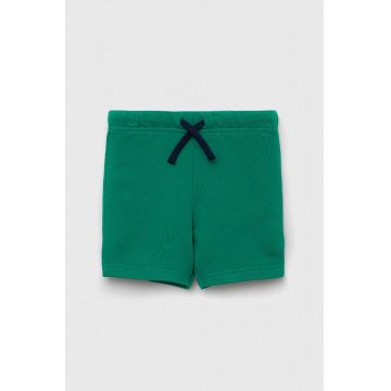 United Colors of Benetton pantaloni scurți din bumbac pentru copii culoarea verde, neted, talie reglabila United Colors of Benetton pantaloni scurți din bumbac pentru copii culoarea verde, neted, talie reglabila