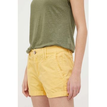Pepe Jeans pantaloni scurti din bumbac Balboa culoarea galben, neted, medium waist